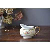 Howlite Noritake Sahnekännchen Mit Goldrand | Vintage Japan Porzellan Floral Grünes Band von JadeandLoren