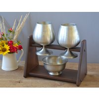 Josten's Pewter Becher & Stand Plus Paul Revere Reproduktion Nussschale Barartikel Geschenk Monogramm Bar Ware Wrg von JadeandLoren