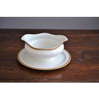 Old Colory Von Siracuse China Runde Sauciere Mit Aufgesetzter Unterplatte Aus Gold Zierleiste Porzellan Servier Minimalistisch Opco von JadeandLoren