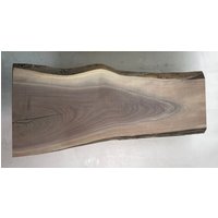 Live Edge Walnuss Schneidebrett von JakeysWorkshop