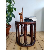 Mid Century Modern Ratan Side Table Or Coffee Table/ Vintage Smoked Glass Sidetable/Ratan Round 70S von JanDorDesign