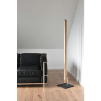 Exklusive Stehleuchte Aus Eichenholz, Edelstahl Und Schiefer | Funkdimmer Exklusive Stehleuchte Aus Eichenholz, Edelstahl Und Schiefer | Funkdimmer von JanHoStudio