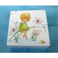 Däumelinchen Erinnerungsbox Märchen Holzkiste Für Schätze Däumelinchen Erinnerungsbox Märchen Holzkiste Für Schätze von JanaPysanky