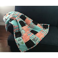 Koralle Mint Baby Quilt Karierte Flanell Patchwork Decke von JanandJillQuilts