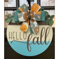 Hello Fall Türhänger | Herbst Tür Dekor Rundes Willkommensschild Makler Schließen Geschenk Schild von JandBCustomKrafts