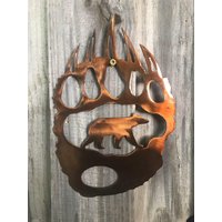Bärenpfote Mit Bär in Der Mitte, Grizzlybär, Alaska, Schwarzbär Bärenpfote Mit Bär in Der Mitte, Grizzlybär, Alaska, Schwarzbär von JandPMetalWorks