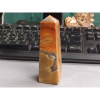 10 cm Gelb Mit Einem Band Versehenen Calcit-Turm-Obelisk-Kristall, Der Naturstein Poliert Mineral-Elegante Handgemachte Dekoration Schnitzt von JaneFisherMinerals