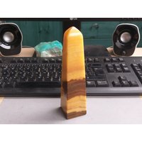 16.5 cm Pfirsich Calcit Obelisk Geschliffener Kristallturm Für Wohnkultur & Mineraliensammlung von JaneFisherMinerals