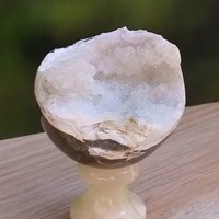 5.5 cm Kristallgeode in Jaspis Rohes Natürliches Mineral, Teilweise Polierte Kugel Für Heimdekor Und Sammlung von JaneFisherMinerals