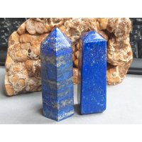 Lapis Lazuli Turm Zwei Stück Lot Kleine Nette Obelisk Poliert Dekoration Naturstein Mineral Sammlung Kristallheilung von JaneFisherMinerals