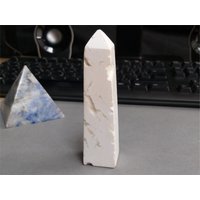 Milchachat Turm, Obelisk, Kristall Drusen von JaneFisherMinerals