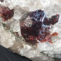 Roter Granat Almandin von JaneFisherMinerals