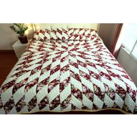 starburst Quilt King Size, Handgemachter Burgunder-stern-Quilt, Amish-Quilt Im Angebot, Bordeaux & Weiße Quiltdecke König-Quilt, Rabatt-Geschenke von JangThaiHandicrafts