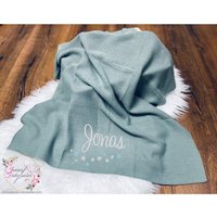 Babydecke Versch. Farben Mit Namen Bestickt/Personalisiert Strickdecke Babydecke Versch. Farben Mit Namen Bestickt/Personalisiert Strickdecke von JaninesFadenzauber