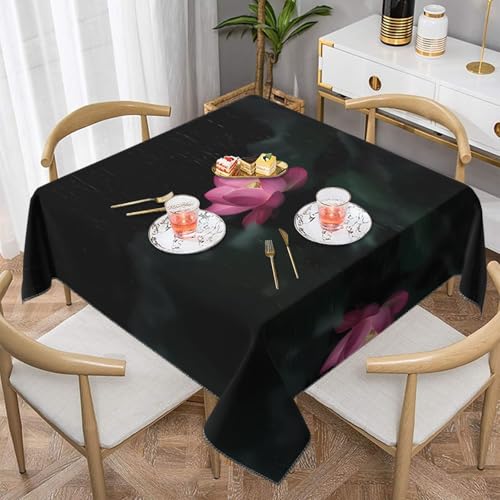 Quadratische Tischdecke mit Lotusblumen-Druck, perfekt für drinnen und draußen, Esstisch, Couchtisch und Bürokonferenzen von JaoXer