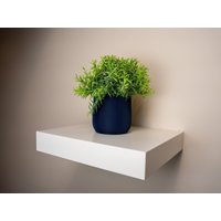 M Design Blumentopf Mit Integriertem & Abnehmbarem Untersetzer in Verschiedenen Farben | Sankaku Japandi Mittel von JapandiDesignStudios