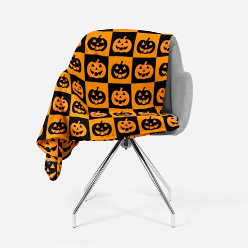 JarThenaAMCS Halloween-Überwurfdecke, orange-schwarz, kariert, Kürbis, flauschige Decke, dekorativ, weich, gemütlich, Flanelldecken für Zuhause, Bett, Sofa, Couch, Stuhl, 127 x 152 cm JarThenaAMCS Halloween-Überwurfdecke, orange-schwarz, kariert, Kürbis, flauschige Decke, dekorativ, weich, gemütlich, Flanelldecken für Zuhause, Bett, Sofa, Couch, Stuhl, 127 x 152 cm von JarThenaAMCS
