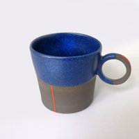 Handgemachte Steinzeug Tasse Für Kaffeetee Liebhaber, Keramik Tasse, Moderne Teetasse von JasminsClayWorks