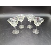 4Er Set Vintage Bundesglas Geätzt Mattes Weißes Rosenmuster Cordials Gläser 4 1/4" von JasonsCollectables
