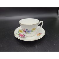 Haus Von Goebel Teetasse Und Untertasse Blumenmuster Blau Rosa Gelb Blumen von JasonsCollectables