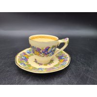 Krone Florentiner Blumen Früchte Prägung Rand Demitasse Teetasse Und Untertasse von JasonsCollectables