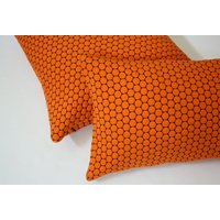 Designtex Orange Kissen | Loop Zu Kissenbezug Orange Punkte von JaspidStudio