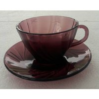 Duralex Rivage Amethyst Lila Glas Swirl Tasse & Untertasse Von Bormioli Rocco Duralex Rivage Amethyst Lila Glas Swirl Tasse & Untertasse Von Bormioli Rocco von Jaxsprats