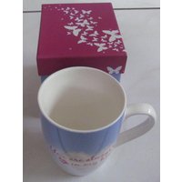 Ein Originelles Geschenk Für Großmutter "Du Bist Immer in Meinem Herzen" Keramiksammelbecher Hat Eine Eigene Geschenkbox." von Jaxsprats