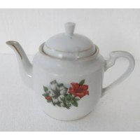 Vintage Porzellan Teekanne Mit Blumen Sammlerbehälter-Made in Liling China von Jaxsprats