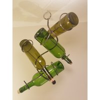 Hängendes Weinregal von JaysMetalStudio