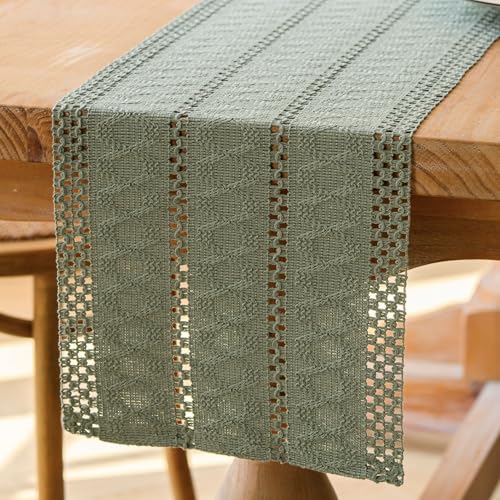 Jayusaror Tischläufer Grün Salbeigrün Boho Makramee Modern Frühling Bauernhaus Klein Tischdecke Landhausstil Rustikaler Tisch Läufer Baumwolle Leinen Table Runner für Hochzeit Party Deko 30x140 cm von Jayusaror