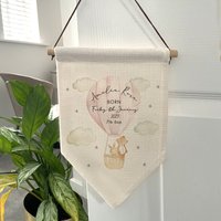 Personalisierte Neue Baby Flagge - Neues Geschenk Kinderzimmer Dekor Geschenke Luftballon Personalisierte von JeanAndMoon