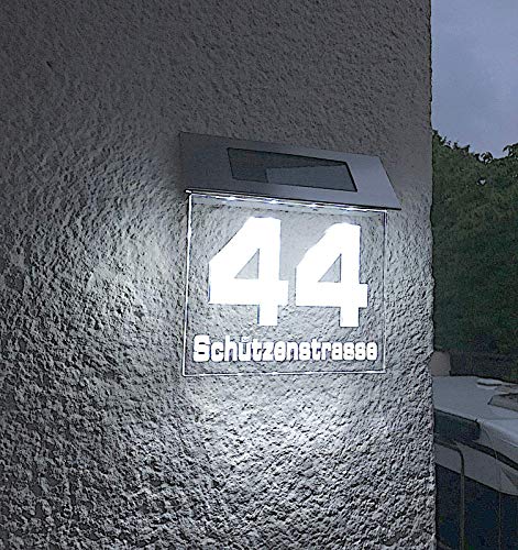 Beleuchtete LED Solar Hausnummer, Hausnummernleuchte individuell personalisierbar/gravierbar von Jedwill Design