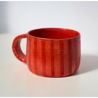 Rote Streifen Keramik Handgemachte Becher Handwerk Geschenkidee Kaffeetasse Geschenk Für Sie Einzigartige Personalisierte Geburtstag Jahrestag von JellyBeanCeramics