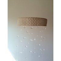 Kristall-Baby Mobile, Sackleinen Baby Chevron Mädchen Rustikale Rustikal Elegante Kindergarten von JennabooBoutique