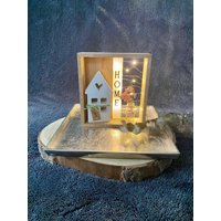 Geschenk Zum Einzug, Lichterbox Mit Häuschen, Willkommensgeschenk Neues Heim, Einzugsgeschenk, Einzugsfeier, Willkommensschild #56 von JennifersDIYStudio