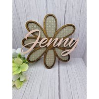 Namensschild in Blumenform Aus Holz, Daisy, Personalisiert, Wunschtext, Wunschfarbe, Kinderzimmer, Geschenk, Geburt, Geburtstag, Pappelholz Namensschild in Blumenform Aus Holz, Daisy, Personalisiert, Wunschtext, Wunschfarbe, Kinderzimmer, Geschenk, Geburt, Geburtstag, Pappelholz von JennysKreativstube