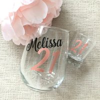 21. Geburtstag Weinglas/Schnapsglas Geschenk Endlich 21 Für Sie Legal Personalisiertes von JessicaJamesDesign