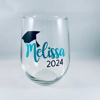 Abschlussweinglas/Abschlussgeschenk College-Weinglas College-Abschluss Personalisierte Abschlussfeier Klasse Von 2025 Lustiger Abschluss Abschlussweinglas/Abschlussgeschenk College-Weinglas College-Abschluss Personalisierte Abschlussfeier Klasse Von 2025 Lustiger Abschluss von JessicaJamesDesign