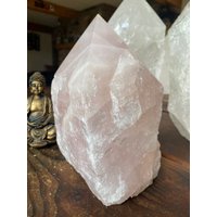Großer Extra Großer Premium Rosenquarz Rosa Kristall Quarz Punkt 4091G H18xw13xd12cm Großer Extra Großer Premium Rosenquarz Rosa Kristall Quarz Punkt 4091G H18xw13xd12cm von JewelCrystalsLtd