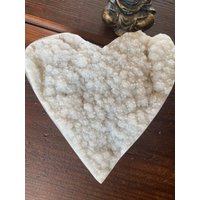 Großes Weißes Amethyst Herz 8 Weiße Quarz Geode Kristall Geschenk 1.860Kg - H16xw16xd6cm von JewelCrystalsLtd