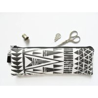 Azteken-Federmäppchen Wasserfeste Vegane Lederbürstentasche von JiggleMaWiggle