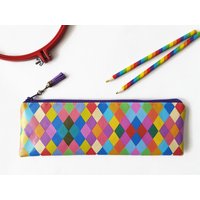 Harlekin Federmäppchen Aus Veganem Leder Wasserfeste Aufbewahrung Für Pinsel Harlekin Federmäppchen Aus Veganem Leder Wasserfeste Aufbewahrung Für Pinsel von JiggleMaWiggle