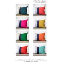 Custom 16 X 20 Farbe Block Kissenbezug in Marine Und Natürliche Leinen Von Jillianrenedecor Moderne Wohnkultur - Gestreifte Trio Benutzerdefinierte Custom 16 X 20 Farbe Block Kissenbezug in Marine Und Natürliche Leinen Von Jillianrenedecor Moderne Wohnkultur - Gestreifte Trio Benutzerdefinierte von JillianReneDecor