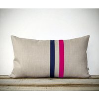 Hot Pink Und Navy Gestreiftes Kissen - 12x20 Modernes Wohndekor Von Jillianrenedecor Bunte Streifen | Weitere Farben Lumbar von JillianReneDecor