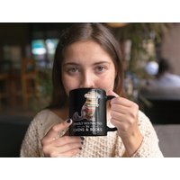 Easily Distracted By Chins & Books | Black Mug 11Oz Chinchilla Holder Gift Funny For Owners Of Chinchillas & Bookworms von Jimbeels