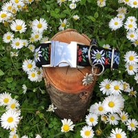 Hundehalsband Gebirgsblumen Alpenliebe von JimmyundKatz