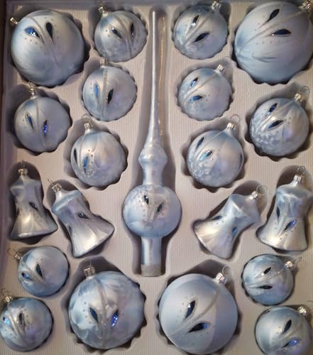 21 teiliges Set mit Spitze eisblau mit Ranke 21 teiliges Set mit Spitze eisblau mit Ranke von Jingle Bells Lauscha