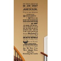 In Diesem Haus We Do Geek Individualisierbar Vinyl Wandaufkleber V20 Fantasy Fandom Geekery Nerd Nerdy Cosplay Storybook Kinderzimmer Wohnzimmer von JobstCo