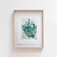 In Ihrem Slumber Artwork - Bär | Tiere Natur Lino-Druck Wandkunst In Ihrem Slumber Artwork - Bär | Tiere Natur Lino-Druck Wandkunst von JocelinKMeredithArt